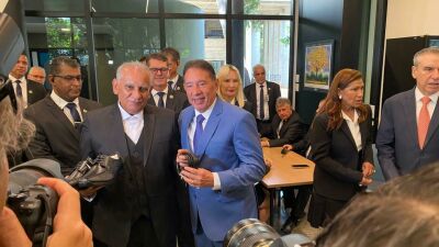 Imagem da notícia Gerson Claro reforça valorização dos servidores com entrega de uniformes na ALEMS